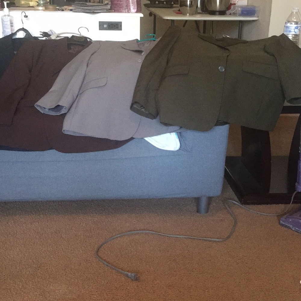 Suits - Picture 2 of 3